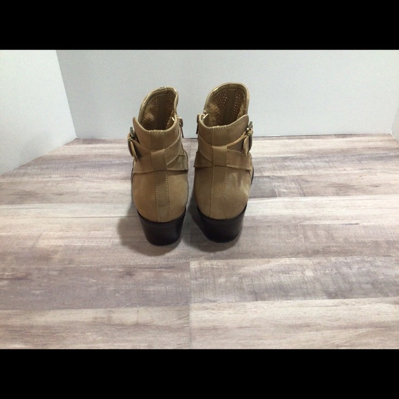 10% OFF David Tate Tan Boots - Picture 5 of 7